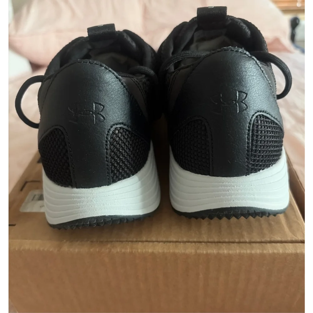 Women's Under Armour Black & White Athletic Shoes Size 10.5